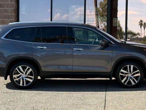 Used 2017 Honda Pilot Touring image 14