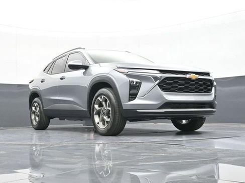 New 2026 Chevrolet Trax LT w/ Driver Confidence Package FWD image 48