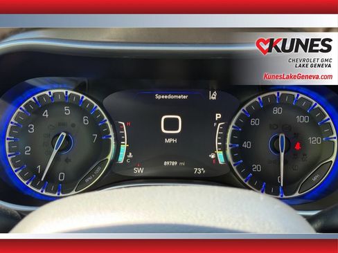 Used 2018 Chrysler Pacifica Limited w/ Advanced Safetytec Group FWD image 12