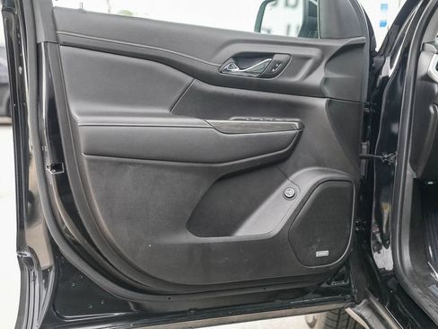 Used 2023 GMC Acadia SLT image 22