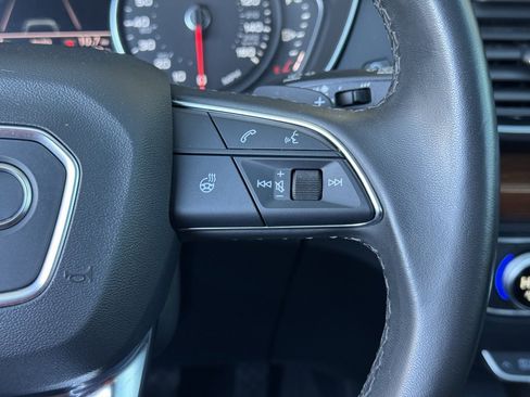 Used 2022 Audi Q5 2.0T Premium w/ Convenience Package image 31