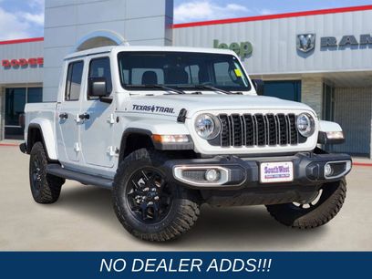 New 2025 Jeep Gladiator Sport