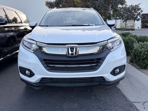 Used 2022 Honda HR-V EX image 2