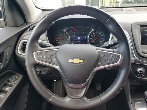 Used 2022 Chevrolet Equinox LT w/ Driver Convenience Package image 17