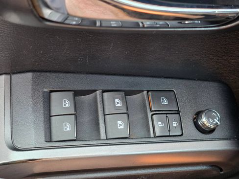Used 2016 Toyota Tacoma TRD Sport AWD/4WD image 25