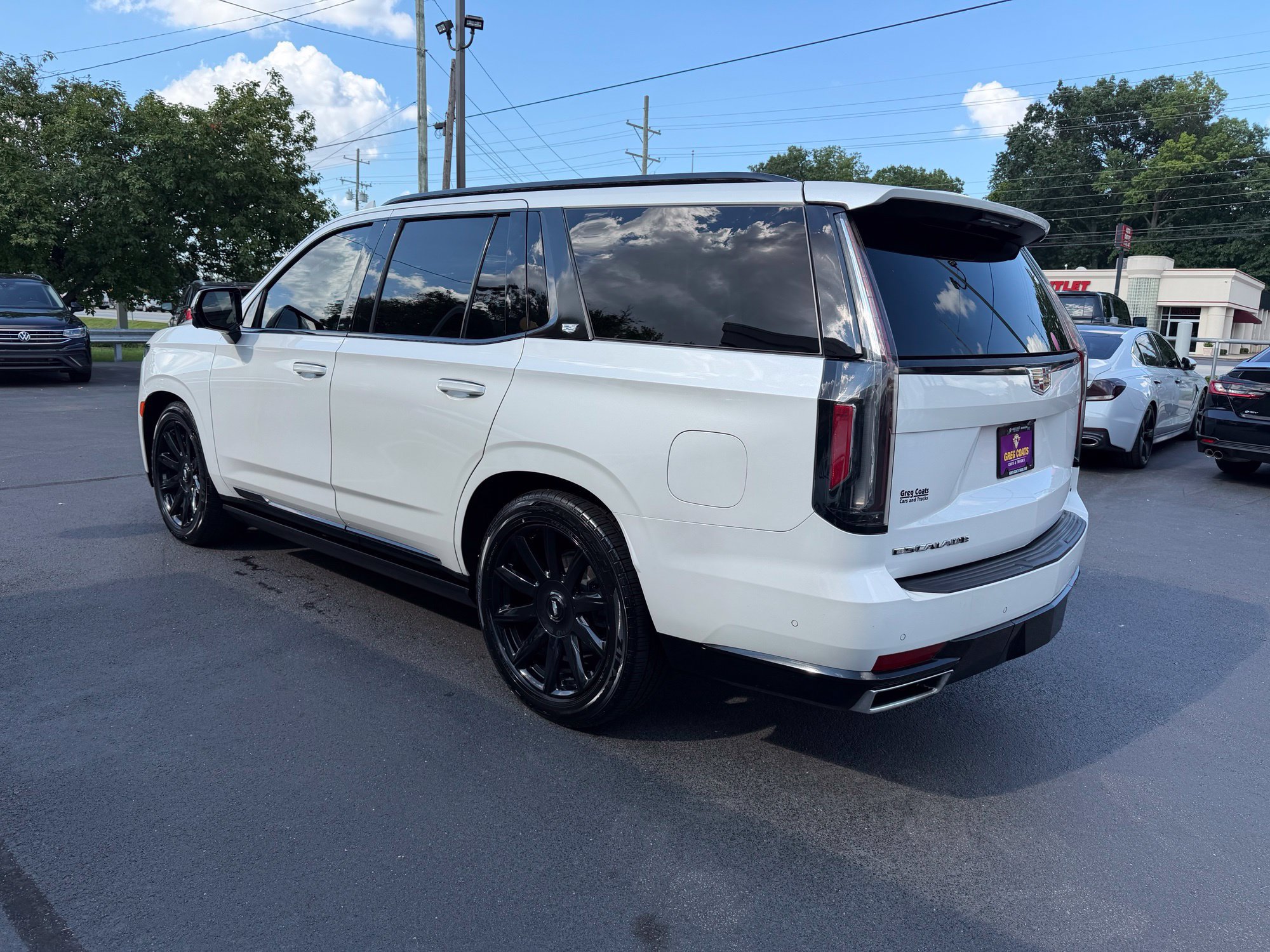 Used 2023 Cadillac Escalade Premium Luxury Platinum AWD/4WD image 4