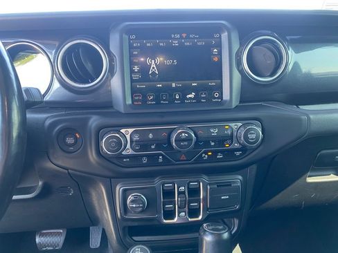 Used 2021 Jeep Wrangler Unlimited Sahara AWD/4WD image 17