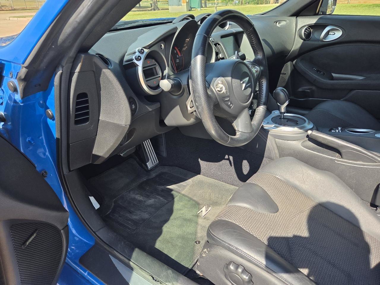 Used 2010 Nissan 370Z Touring w/ Sport Pkg RWD image 12