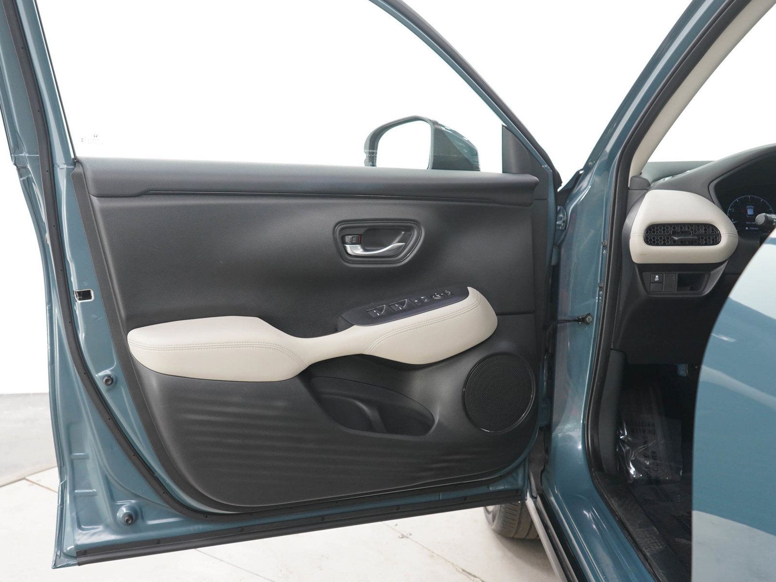Used 2024 Honda HR-V LX image 19