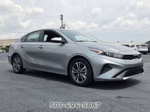 Used 2024 Kia Forte LXS FWD image 7