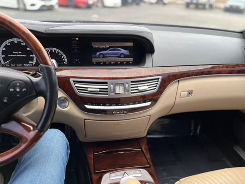 Used 2011 Mercedes-Benz S 550 4MATIC image 27
