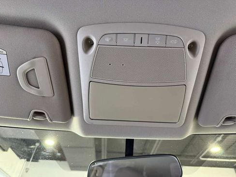 Used 2018 Nissan Rogue SV image 24