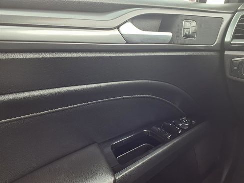 Used 2013 Ford Fusion Titanium w/ Titanium Driver Assist Pkg image 19