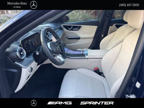 Used 2023 Mercedes-Benz C 300 Sedan image 10