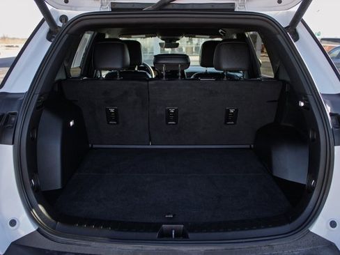 Used 2025 Chevrolet Equinox LT w/ Convenience Package II image 11