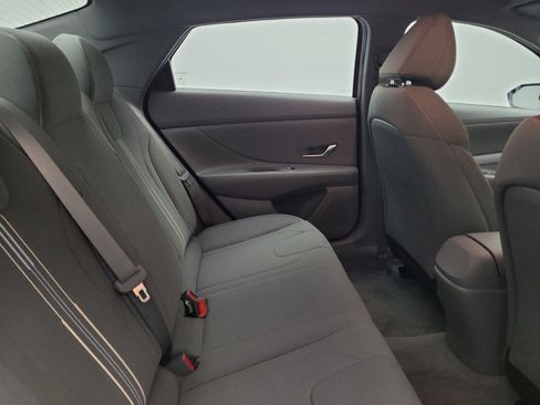 Used 2023 Hyundai Elantra SEL FWD image 19