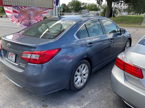 Used 2017 Subaru Legacy 2.5i Premium w/ Moonroof Package AWD/4WD image 4