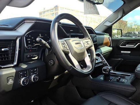 Used 2024 GMC Sierra 1500 Denali AWD/4WD image 18
