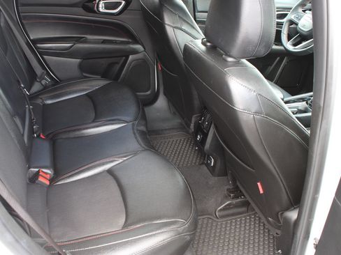 Used 2024 Jeep Compass Trailhawk AWD/4WD image 24