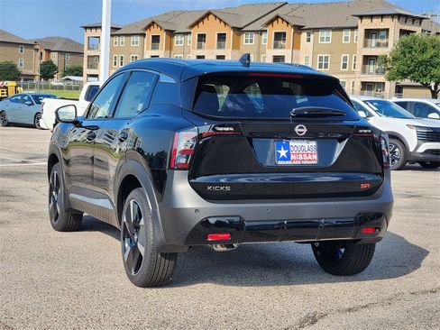 New 2025 Nissan Kicks SR image 4