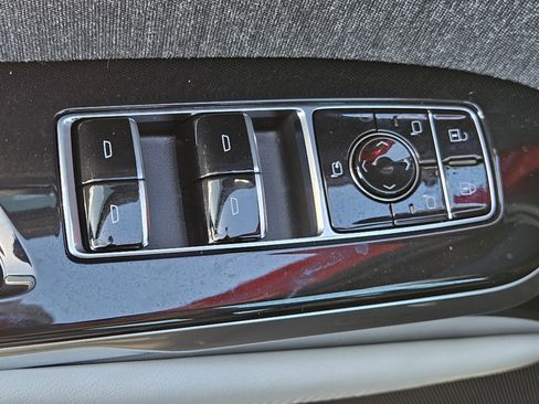 New 2026 Cadillac Vistiq Platinum w/ LPO, Floor Liner Package image 22