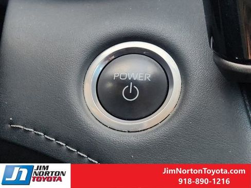 Used 2024 Toyota Highlander XLE image 22