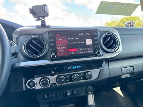 Used 2023 Toyota Tacoma SR5 w/ Technology Package AWD/4WD image 20