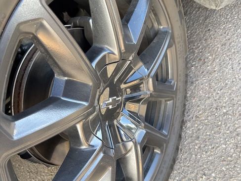 Used 2022 Chevrolet Tahoe RST w/ Luxury Package AWD/4WD image 2