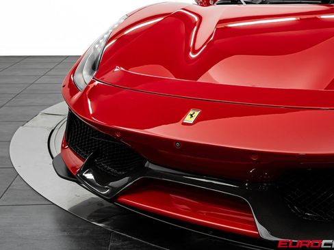 Used 2019 Ferrari 488 Pista Coupe RWD image 14