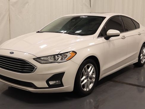 Used 2020 Ford Fusion SE w/ Equipment Group 151A image 5