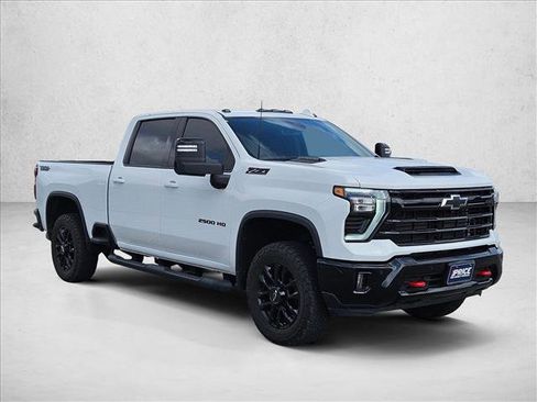 Used 2025 Chevrolet Silverado 2500 LTZ w/ Trail Boss Package AWD/4WD image 3
