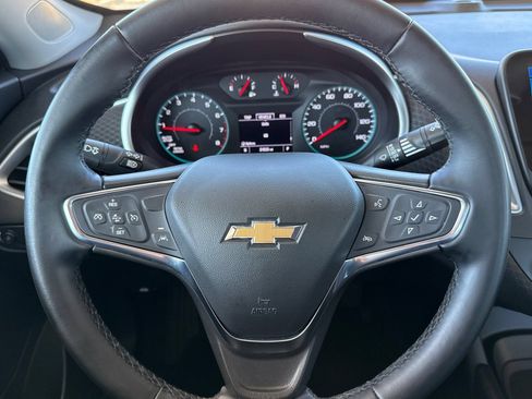 Used 2025 Chevrolet Malibu RS FWD image 32