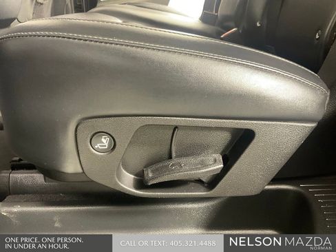 Used 2020 Kia Telluride S w/ S 8 Passenger Seating Package AWD/4WD image 28