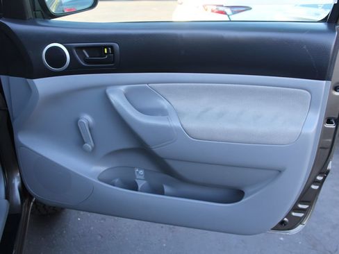 Used 2010 Toyota Tacoma 4x4 Regular Cab w/ Enhancement Pkg image 18