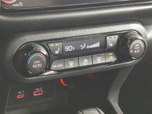 Used 2024 Nissan Kicks SR w/ SR Premium Package image 9