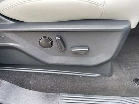 Used 2025 Ford Expedition Platinum image 43