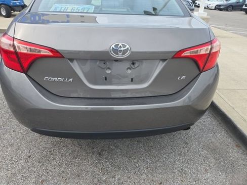 Used 2017 Toyota Corolla LE w/ Carpet Mat Package (TMS) FWD image 5