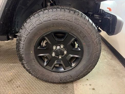 Used 2021 Jeep Gladiator Mojave w/ LED Lighting Group image 32