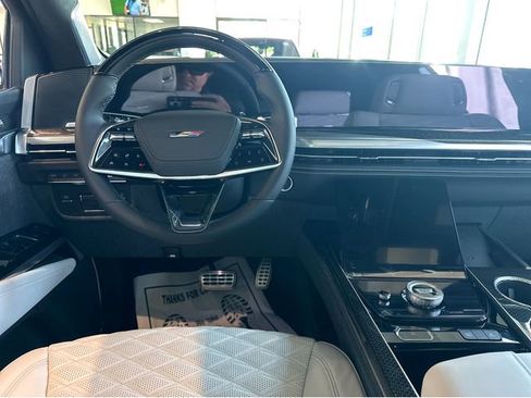 New 2026 Cadillac Escalade V image 23