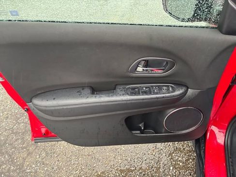 Used 2017 Honda HR-V EX image 25