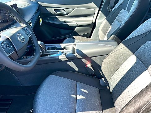 New 2026 Nissan Sentra SV w/ SV Convenience Package FWD image 10