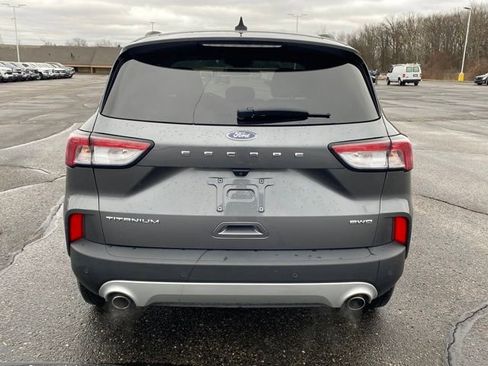 Used 2022 Ford Escape Titanium image 4