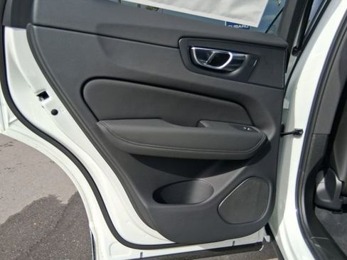 New 2026 Volvo XC60 B5 Plus w/ Protection Package Premier AWD/4WD image 15