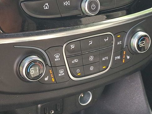 Used 2023 Chevrolet Traverse LT AWD/4WD image 16