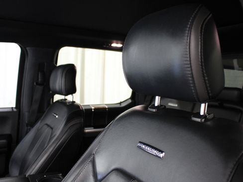 Used 2017 Ford F150 Platinum w/ Equipment Group 701A Luxury image 4