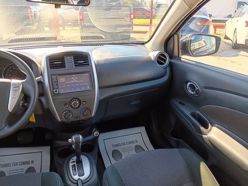 Used 2019 Nissan Versa SV image 18