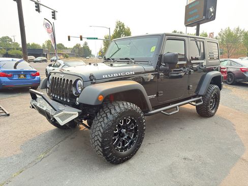 Used 2014 Jeep Wrangler Unlimited Rubicon AWD/4WD image 2