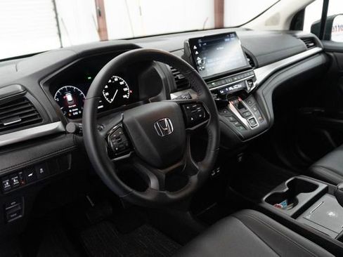 Used 2025 Honda Odyssey EX-L image 3