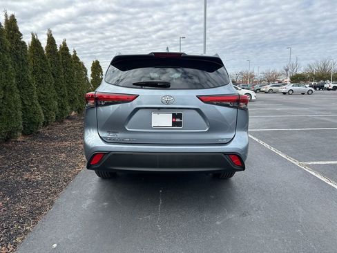 Certified 2020 Toyota Highlander XLE image 6
