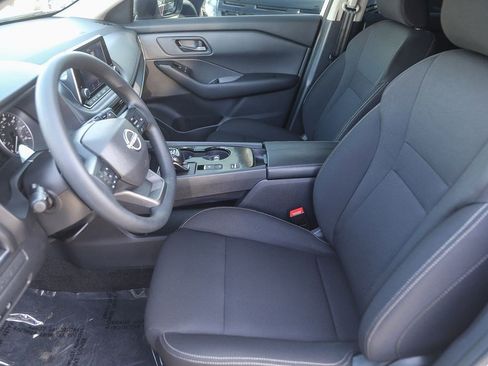 Used 2025 Nissan Rogue S FWD image 16